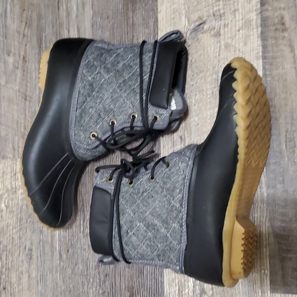 Western Chief Quilted Four Eye Duck Boots - Picture 7 of 11